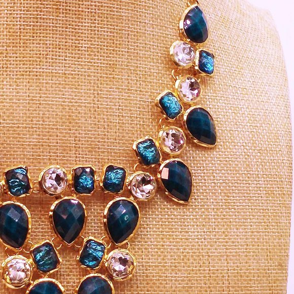 AMITRA SINGH rhinestone teal collar stmt necklace - Picture 5 of 9